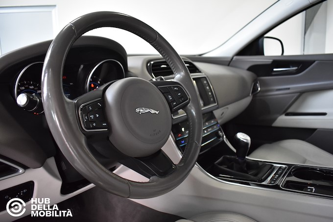 JAGUAR XE 2.0 D Turbo 180CV Prestige